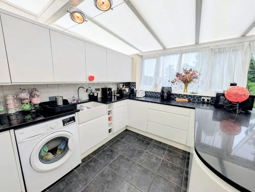 Foxlands Close, Stoke-on-Trent, ST2, photo 8