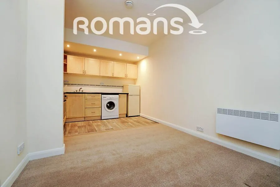 Clarendon Drive, Royal Wootton Bassett, SN4, photo 3