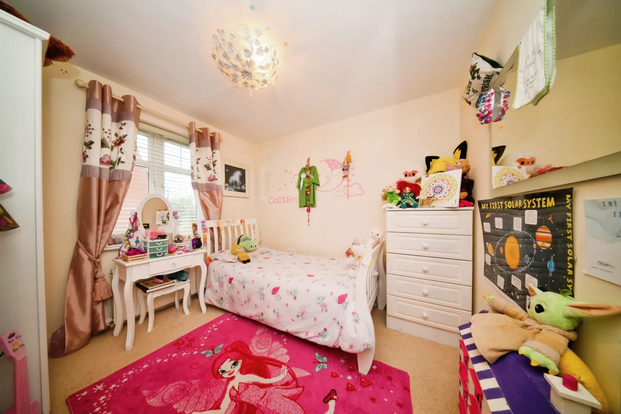 Oxford Close, Romford, RM2, photo 11