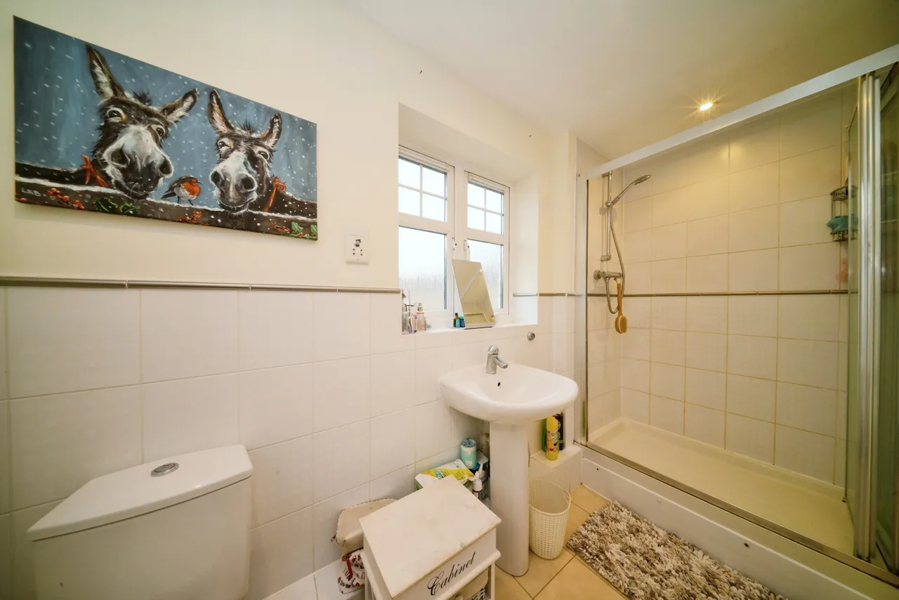 Oxford Close, Romford, RM2, photo 14