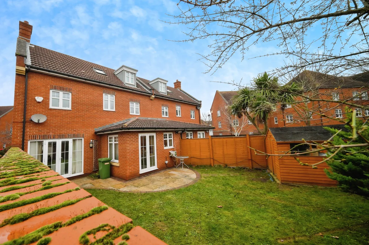 Oxford Close, Romford, RM2, photo 20
