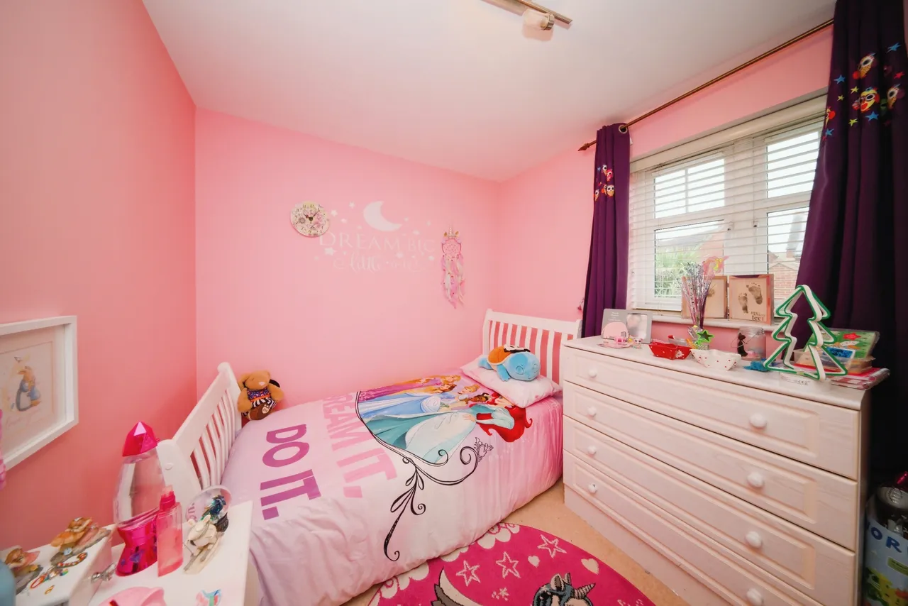 Oxford Close, Romford, RM2, photo 15