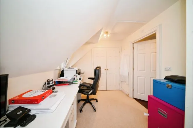 Oxford Close, Romford, RM2, photo 18