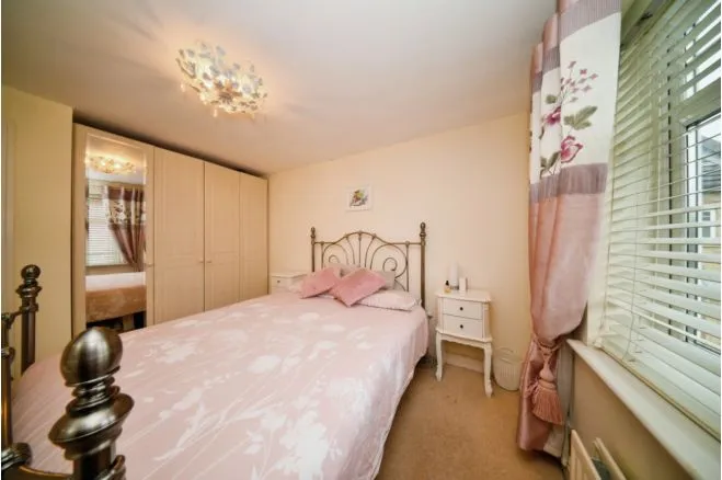 Oxford Close, Romford, RM2, photo 10