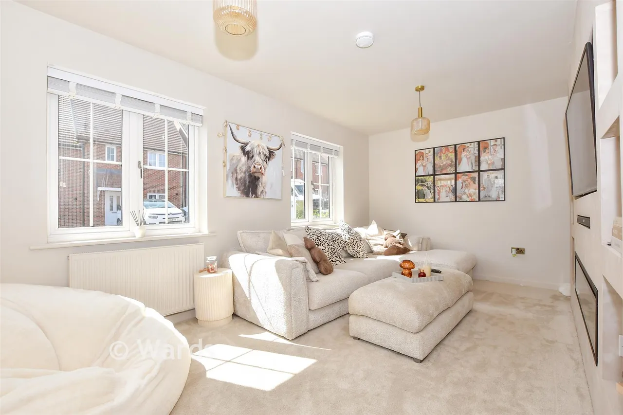 Bramble Close, Coxheath, ME17, photo 3