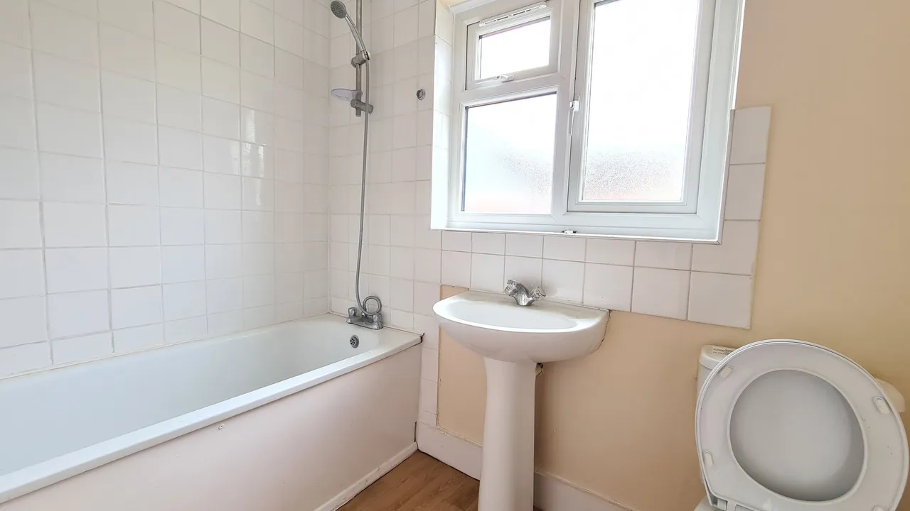 Trinity Road, Southall, UB1, photo 5