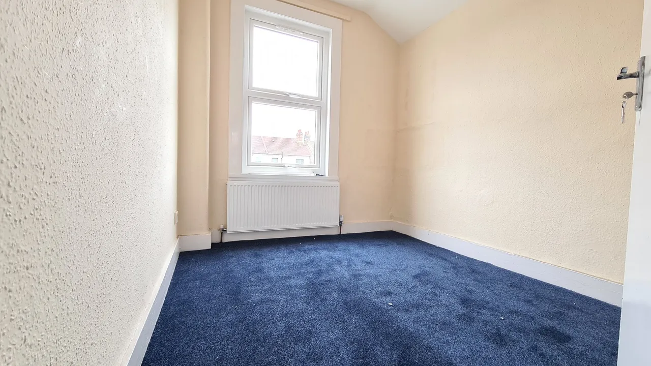 Trinity Road, Southall, UB1, photo 3