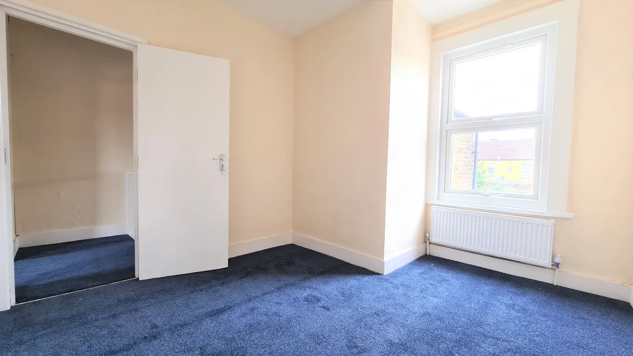 Trinity Road, Southall, UB1, photo 4