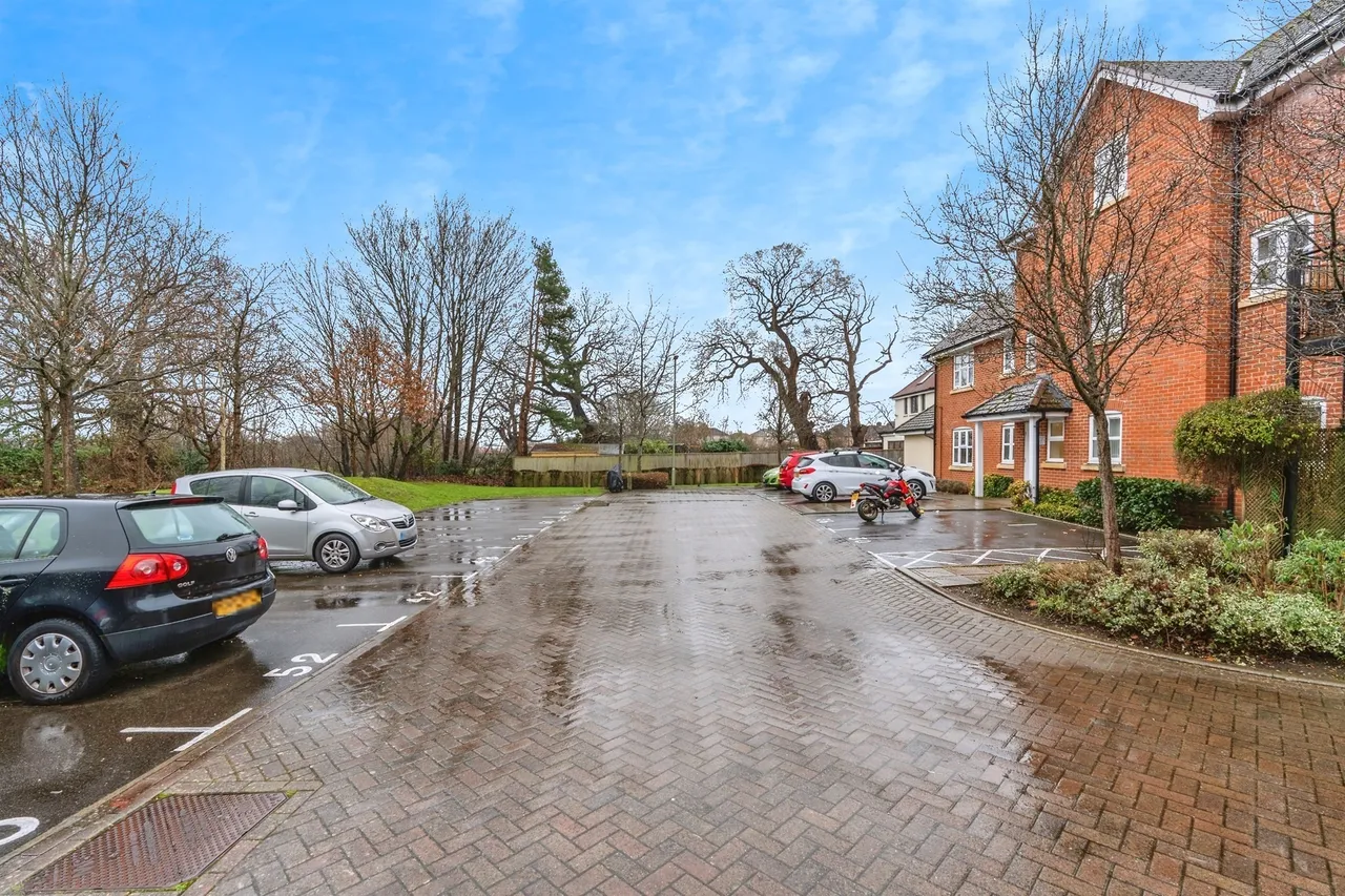 The Mallards, Totton, SO40, photo 14