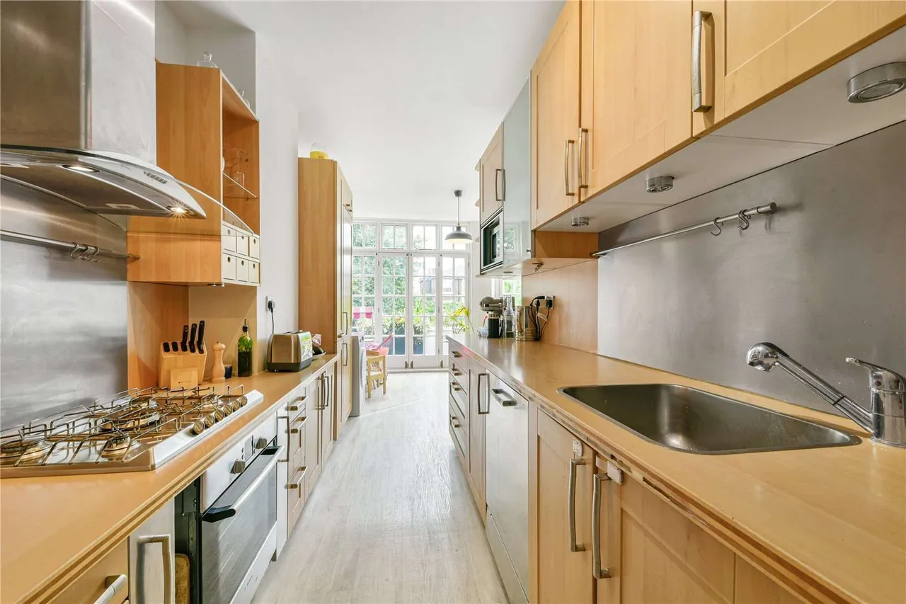 Eton Avenue, Belsize Park, London, NW3 3EL, photo 3