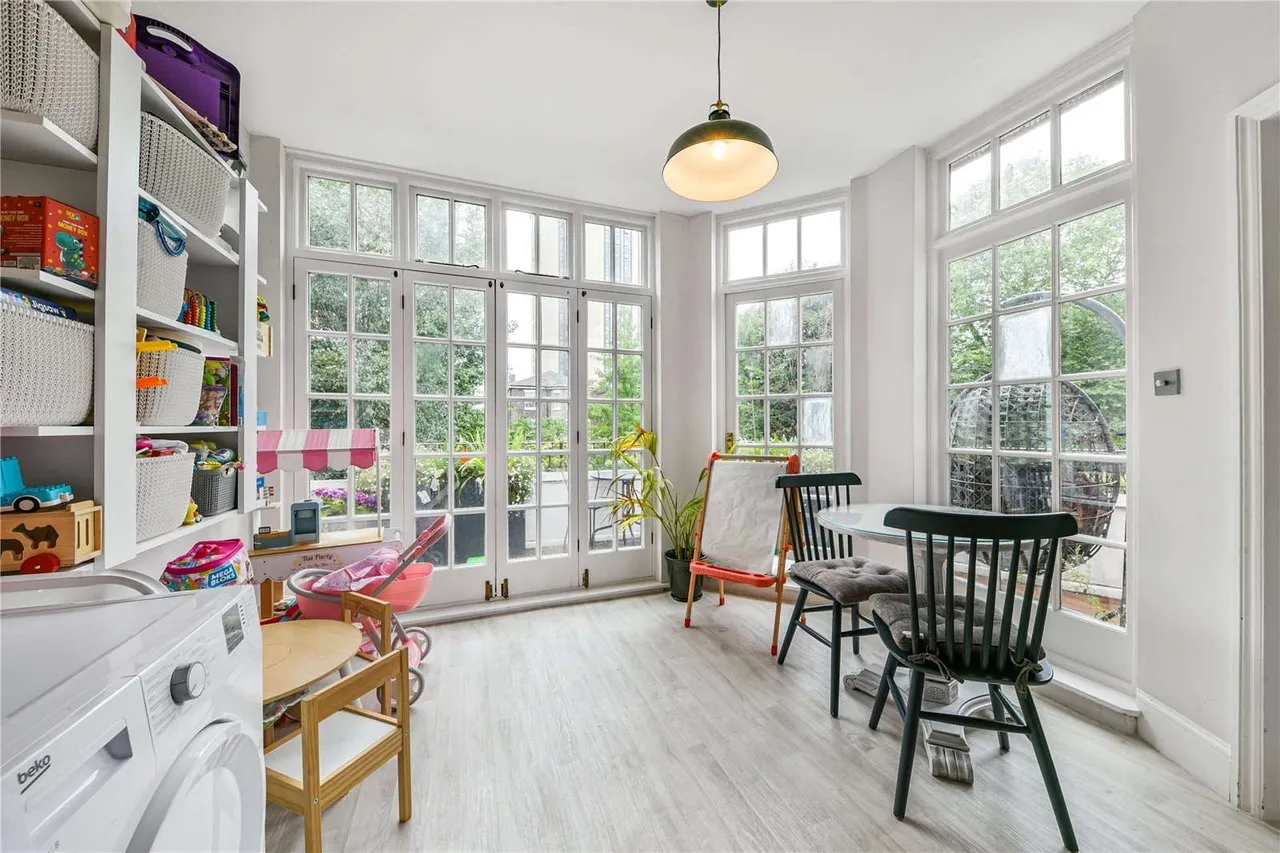 Eton Avenue, Belsize Park, London, NW3 3EL, photo 4