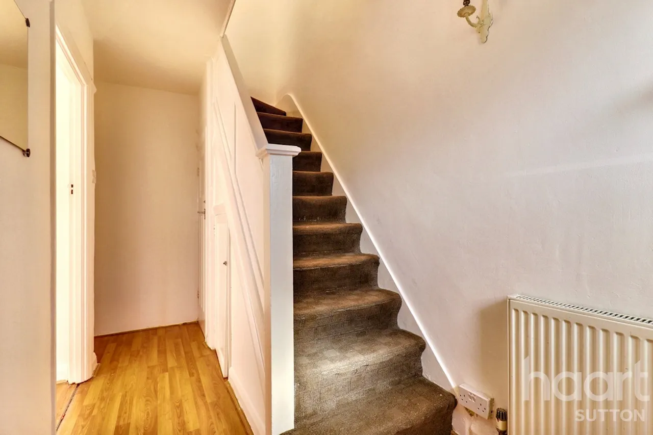 Dibdin Road, SM1, photo 3