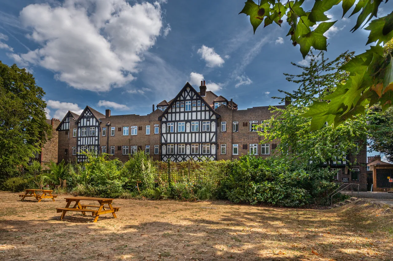 10 Tudor Close, Brixton Hill, London, photo 12