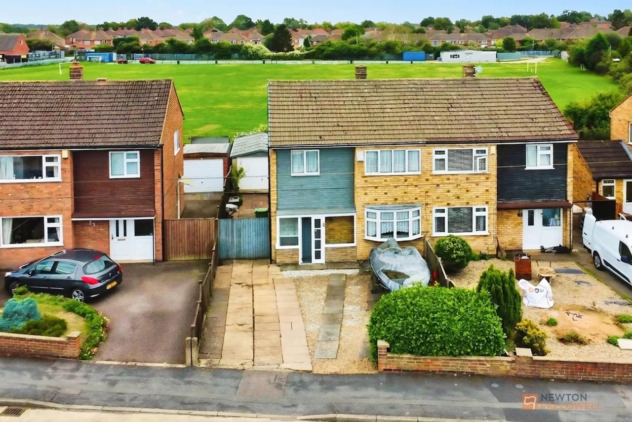 3 bed house for sale, Allington Drive, Birstall, LE4