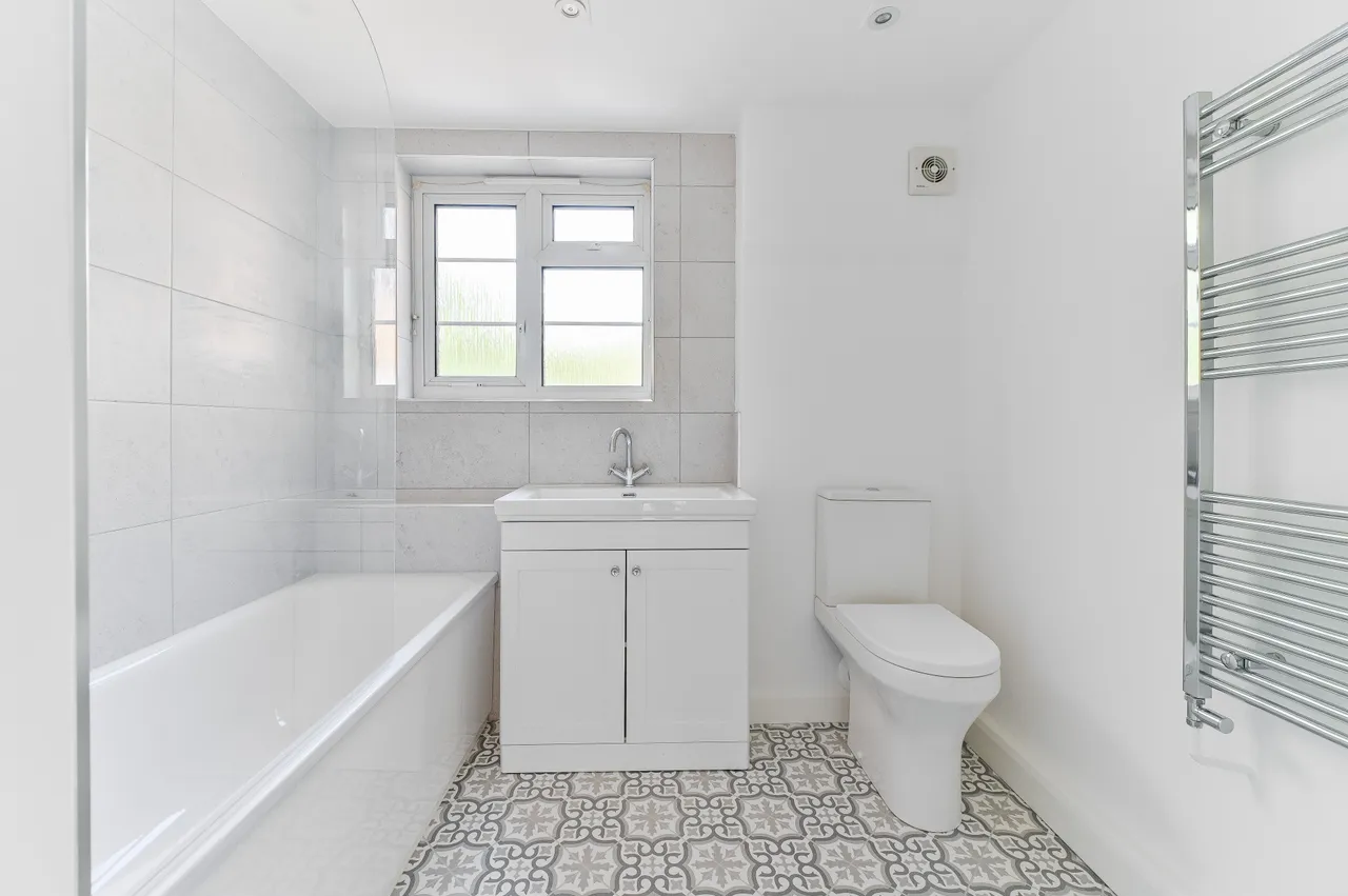 7 Trafalgar Court, West Barnes Lane, New Malden, photo 3