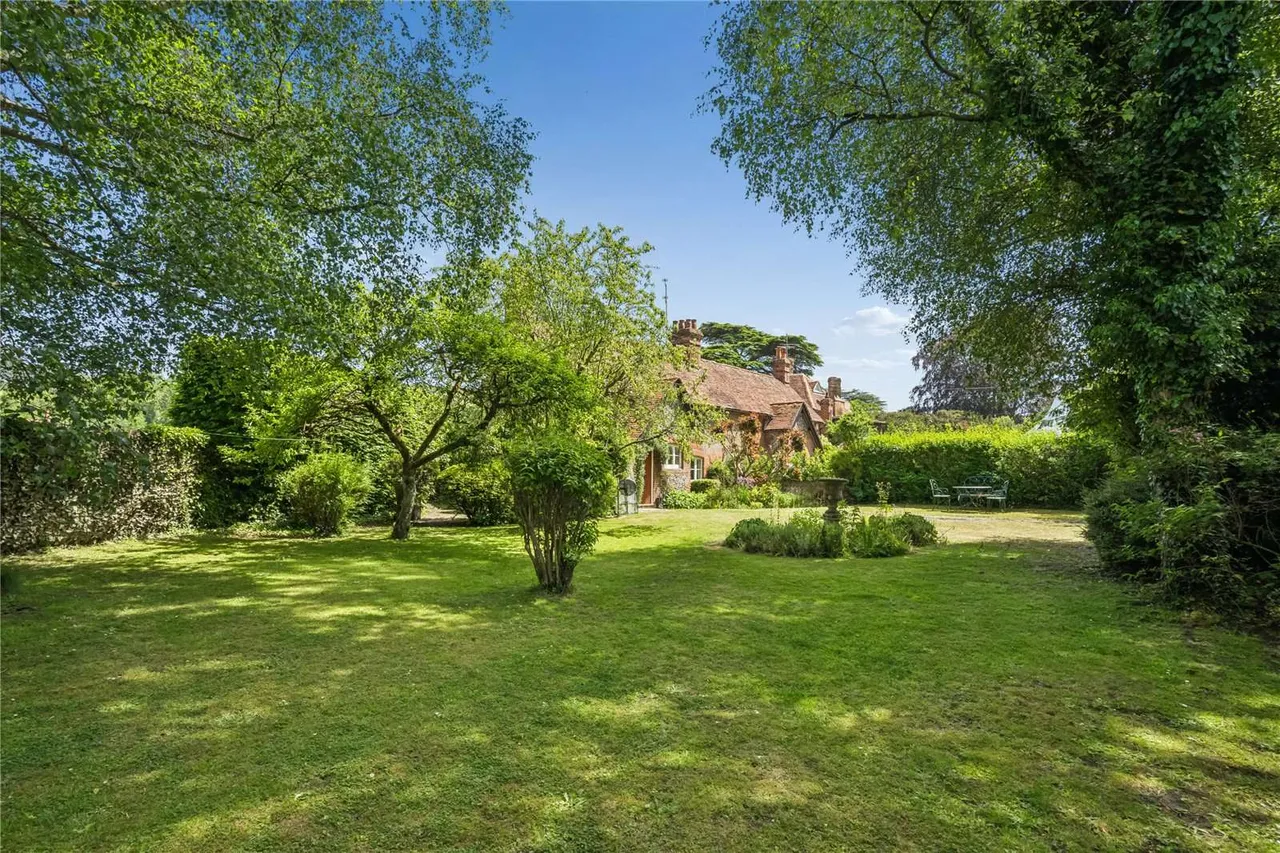 Hambleden, Henley-on-Thames, Oxfordshire, RG9 6RT, photo 10