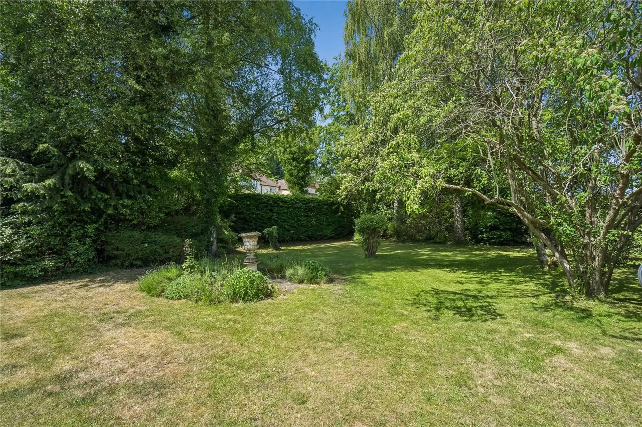 Hambleden, Henley-on-Thames, Oxfordshire, RG9 6RT, photo 12