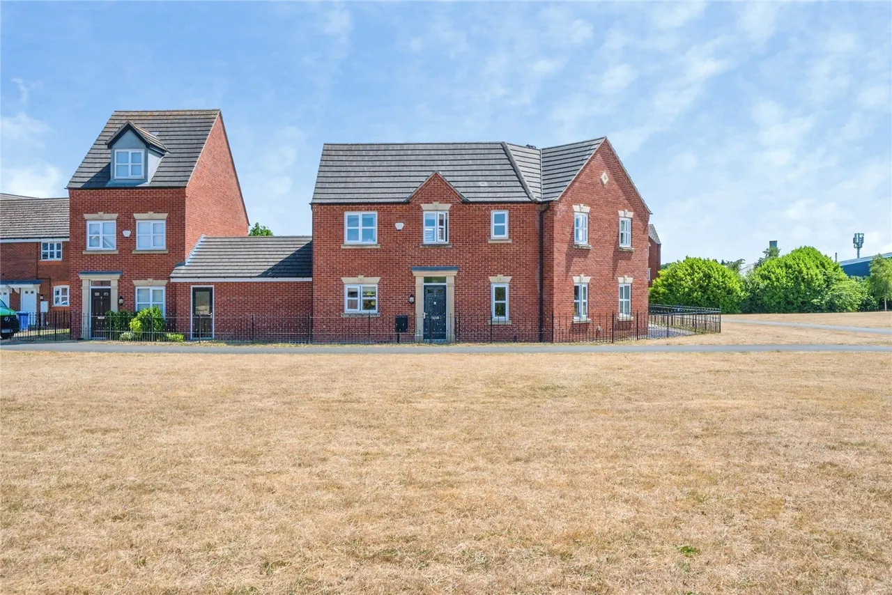 Leven Road, Tamworth, Staffordshire, B77, photo 13