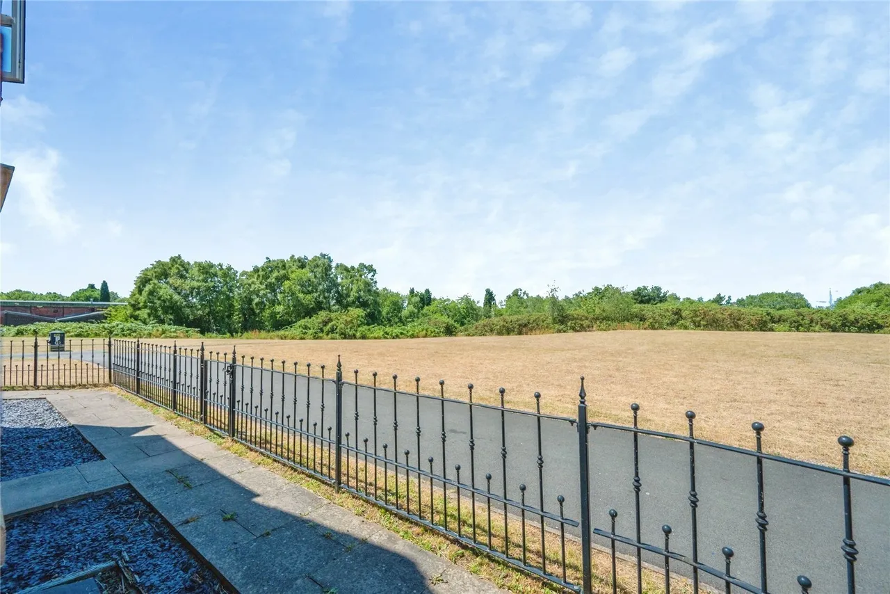 Leven Road, Tamworth, Staffordshire, B77, photo 18