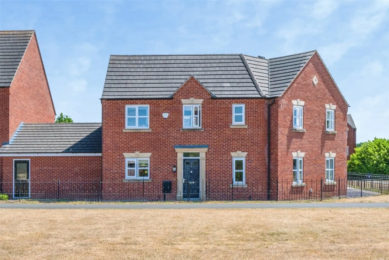 3 bed house for sale — Leven Road, Tamworth, Staffordshire, B77