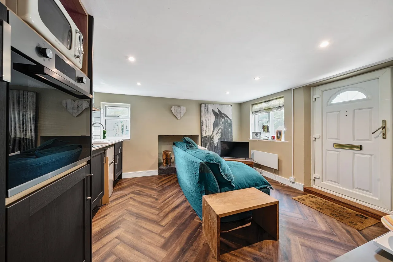 Petworth Road, Kirdford, RH14, photo 6
