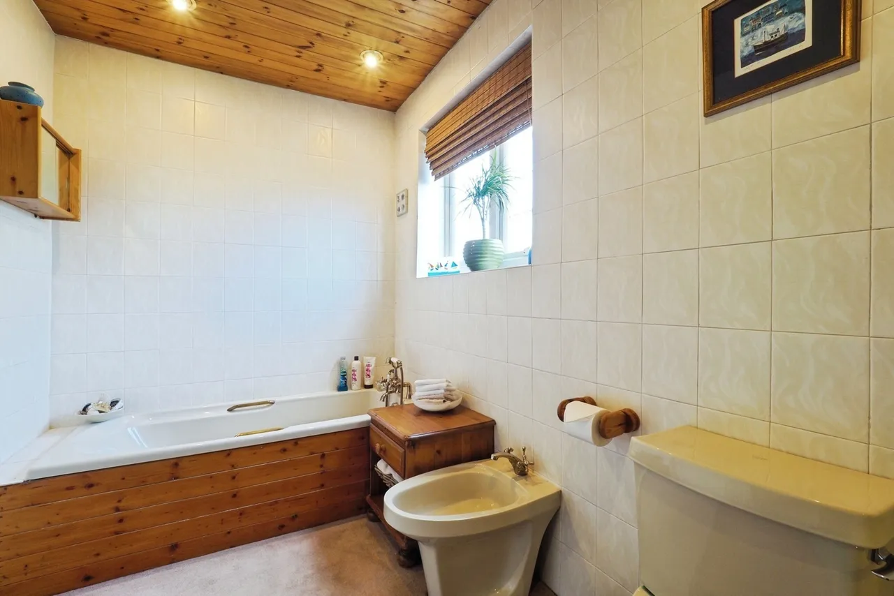 Wollaton Road, Wollaton, Nottingham, NG8, photo 22