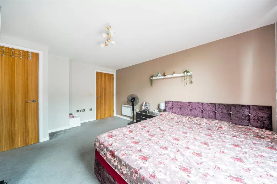 Paramount, Swindon, SN1, photo 12
