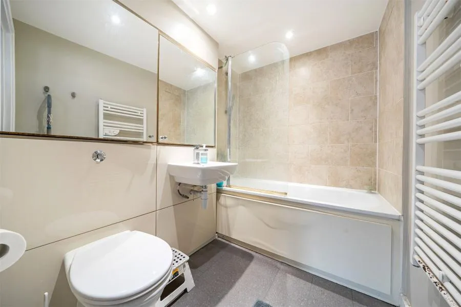 Paramount, Swindon, SN1, photo 20