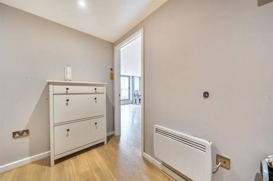 Paramount, Swindon, SN1, photo 14
