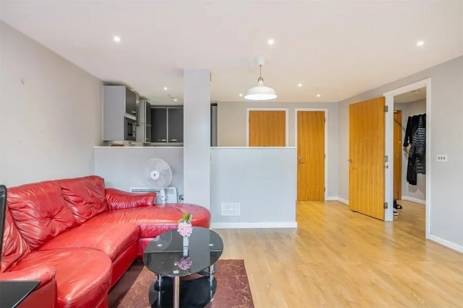 Paramount, Swindon, SN1, photo 16