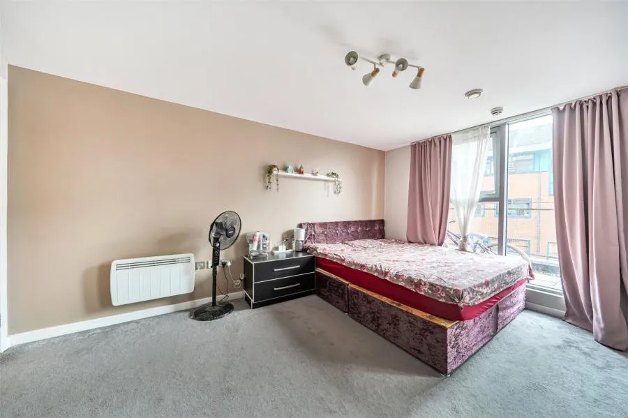 Paramount, Swindon, SN1, photo 11