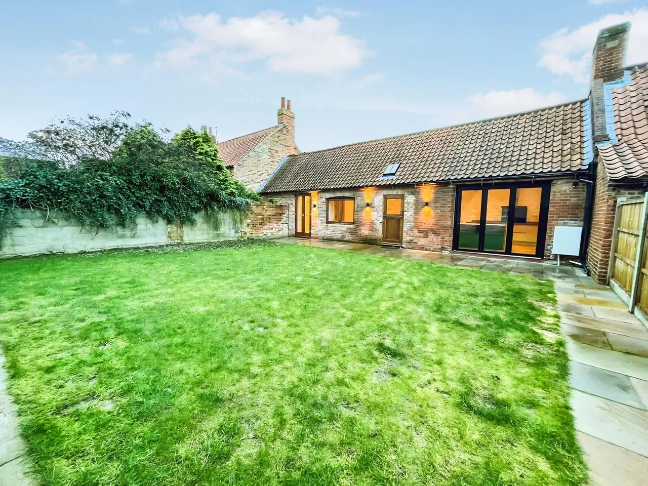 Main Street, Newark-on-Trent, NG23, photo 11