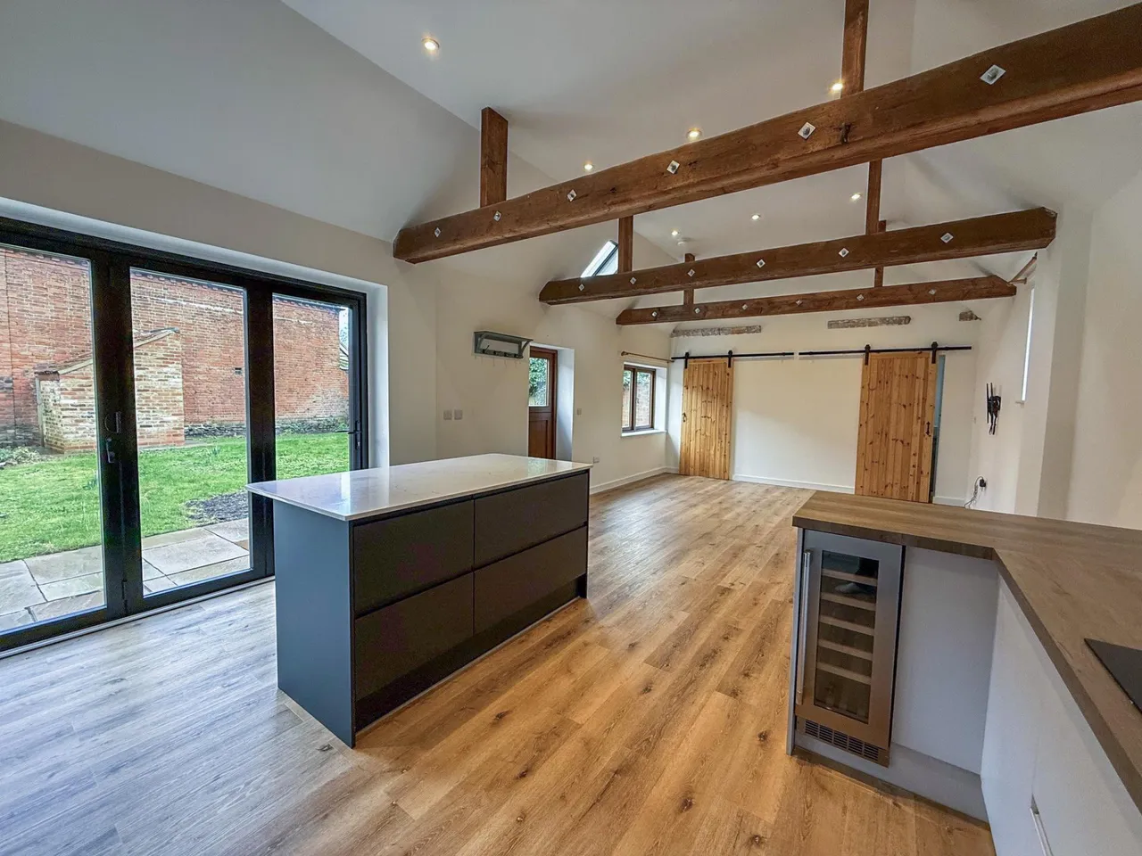 Main Street, Newark-on-Trent, NG23, photo 2