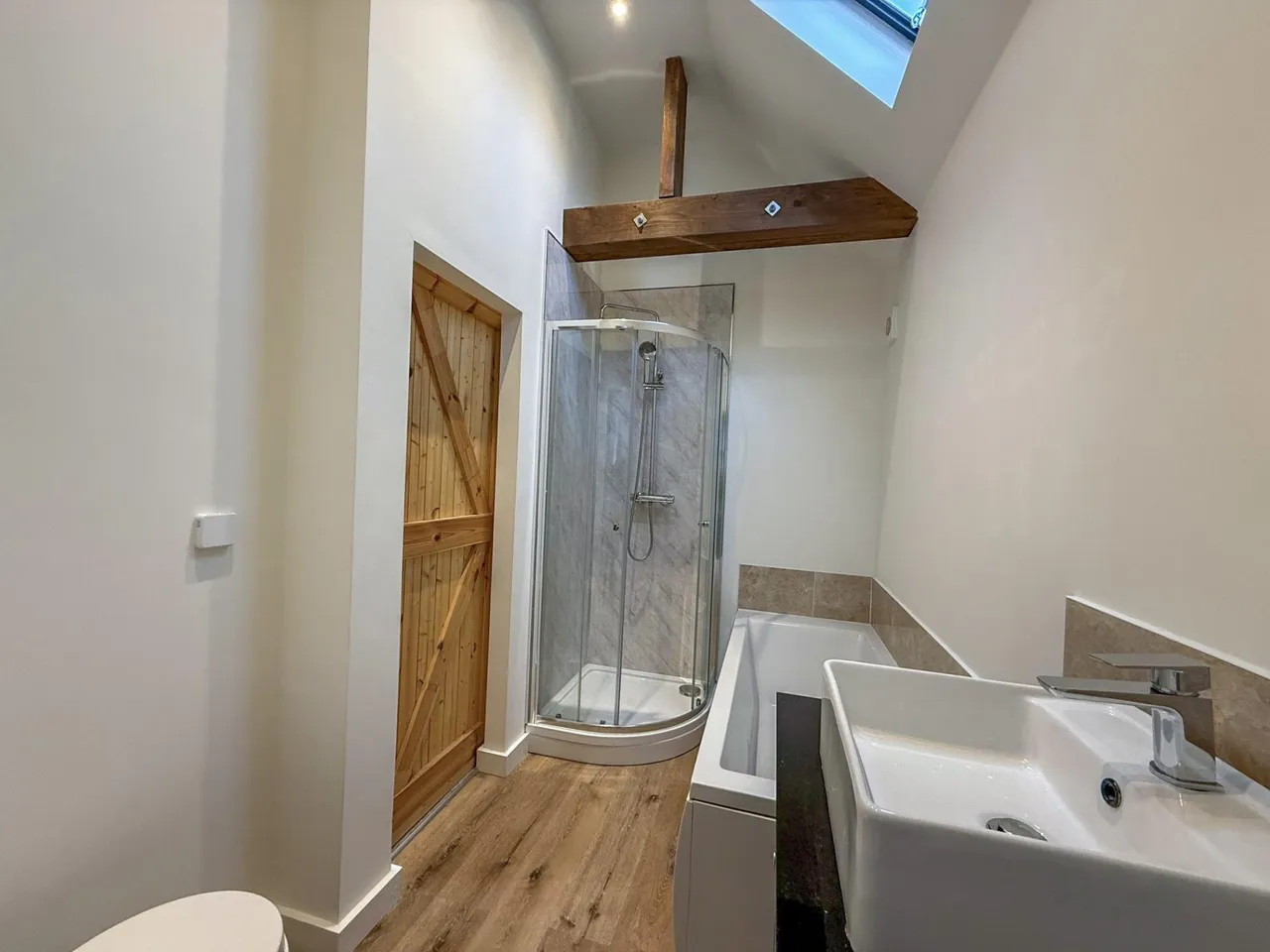 Main Street, Newark-on-Trent, NG23, photo 6