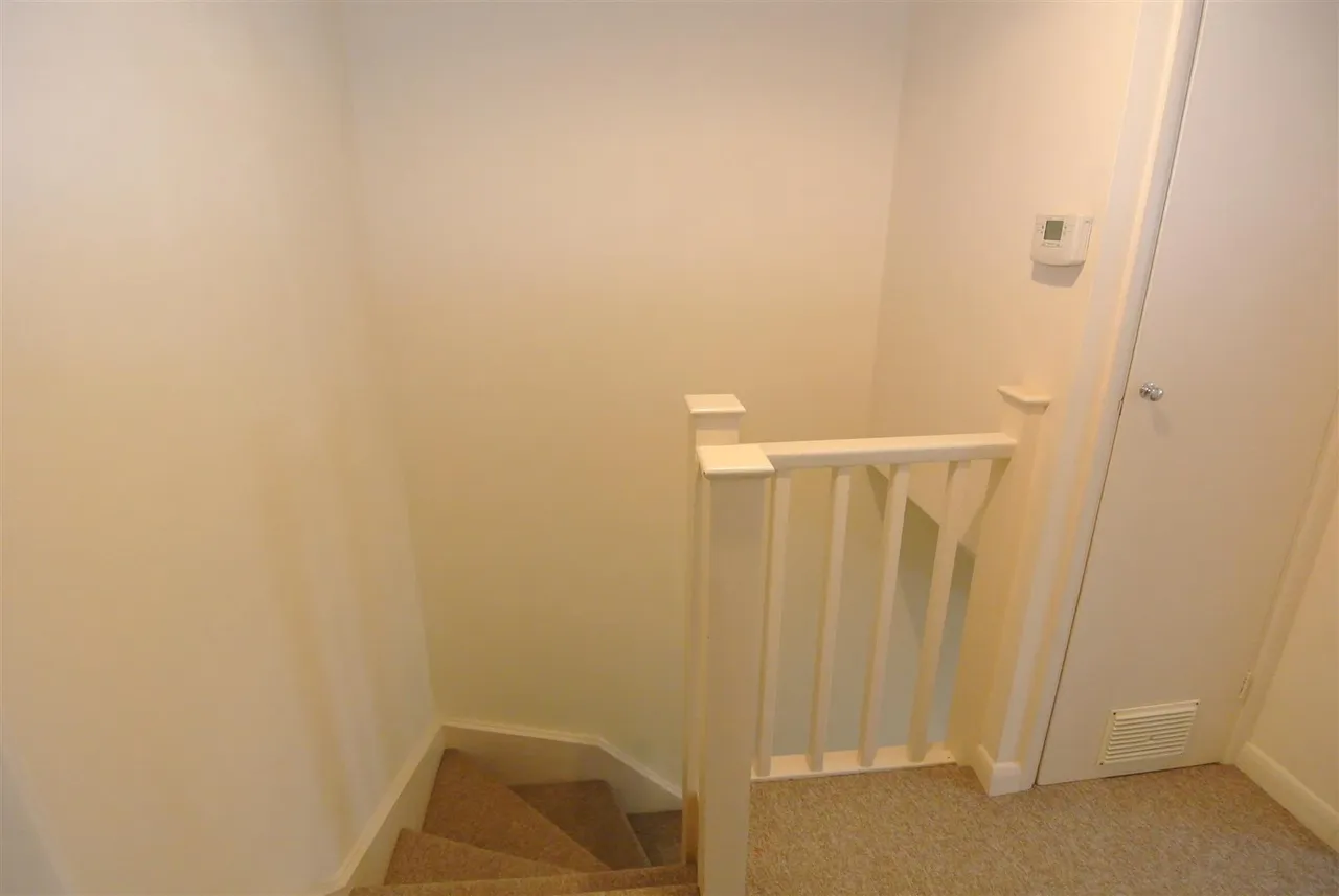 Cornerside, Ashford, Surrey, TW15 1UY, photo 7