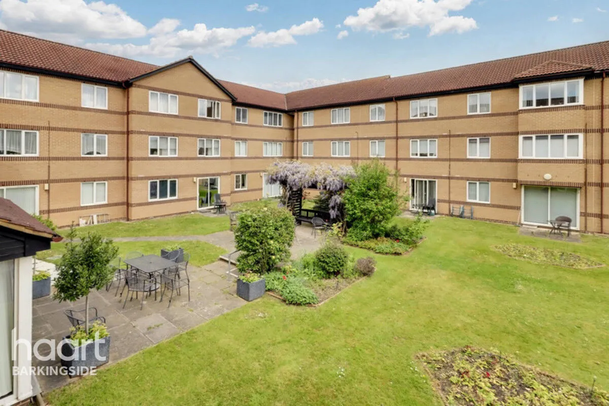 Beehive Lane, Redbridge, IG4, photo 6