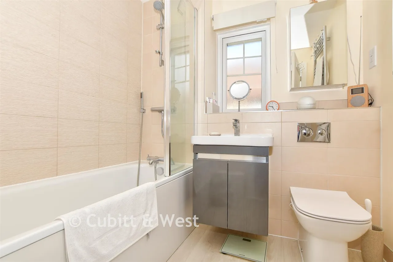 Charters Gate Way, Wivelsfield Green, RH17, photo 15