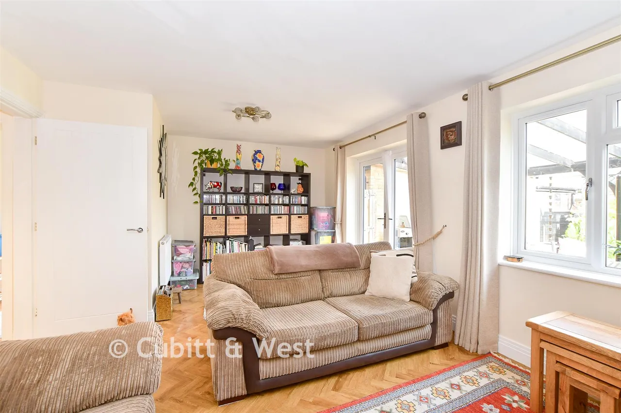 Charters Gate Way, Wivelsfield Green, RH17, photo 2