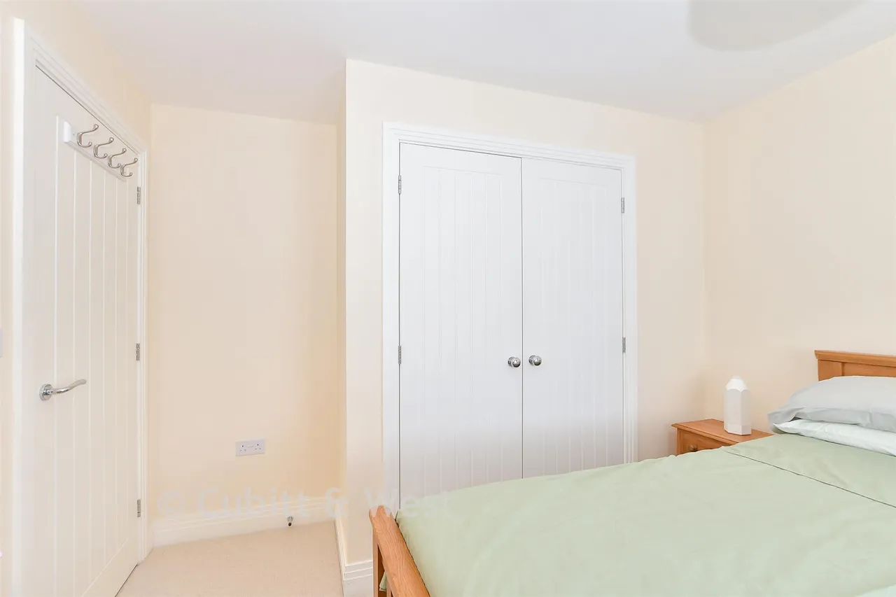 Charters Gate Way, Wivelsfield Green, RH17, photo 12