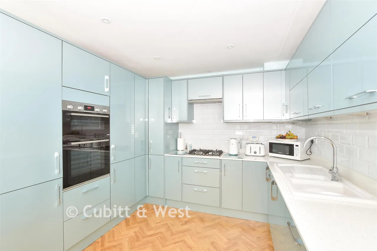 Charters Gate Way, Wivelsfield Green, RH17, photo 5