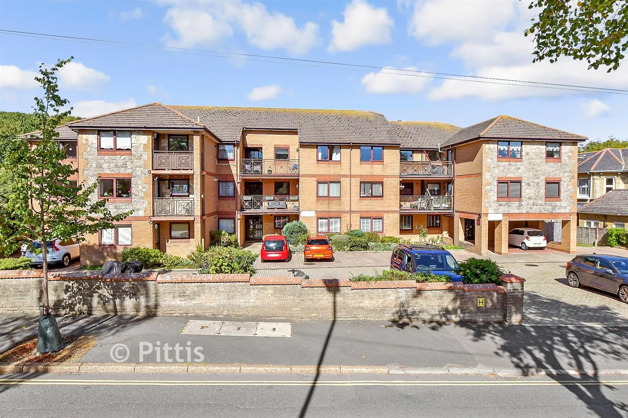 2 bed flat for sale, Victoria Avenue, Shanklin, PO37