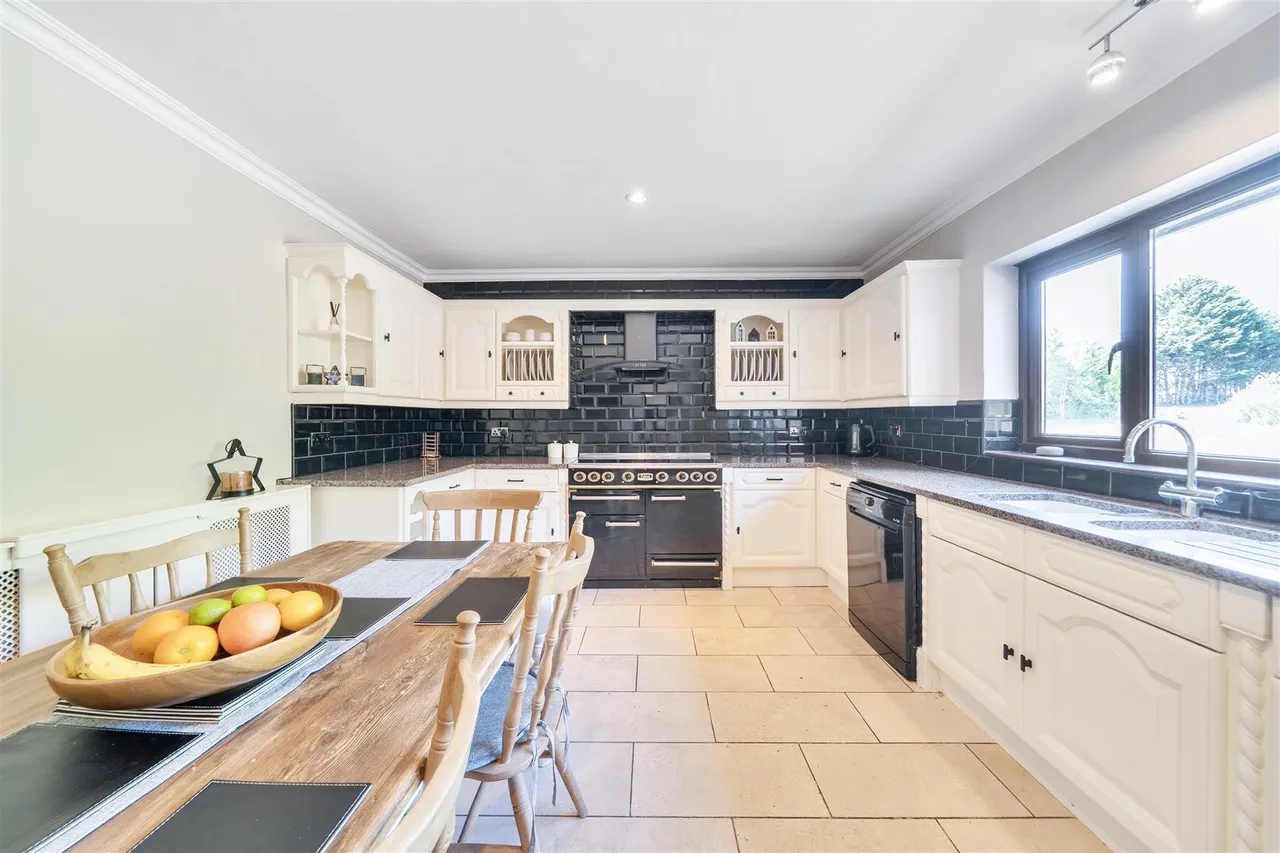 Southwick Road, North Boarhunt, photo 10