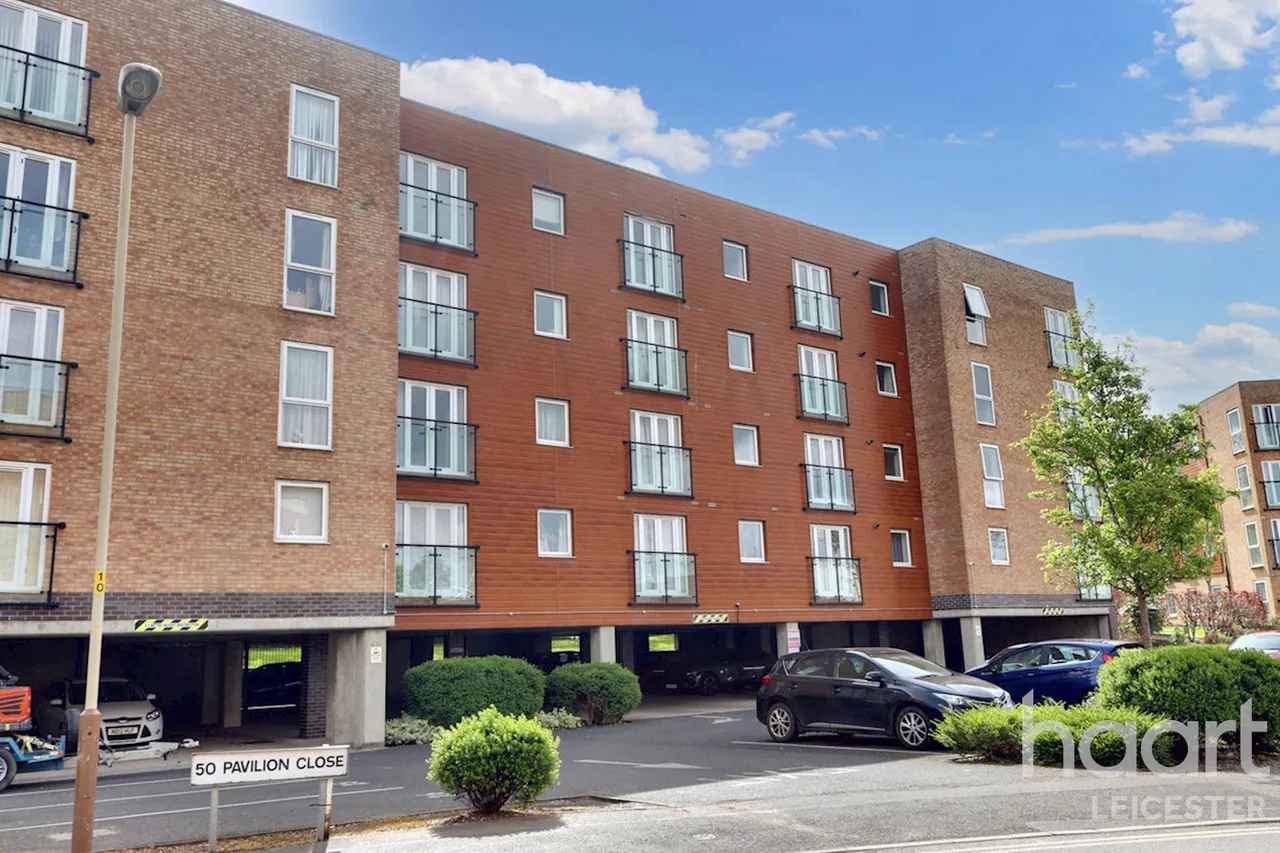 2 bed flat for sale, Pavilion Close, Leicester, LE2