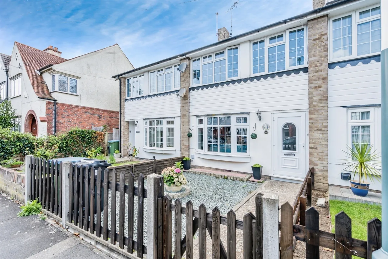 3 bed house for sale — Gordon Avenue, Bognor Regis