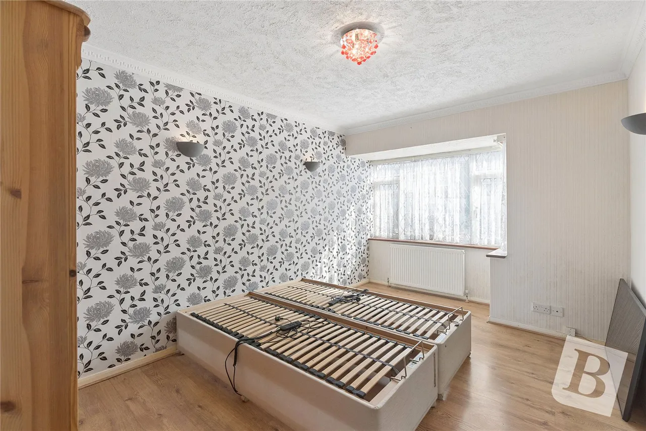 Tennyson Road, Harold Hill, RM3, photo 5