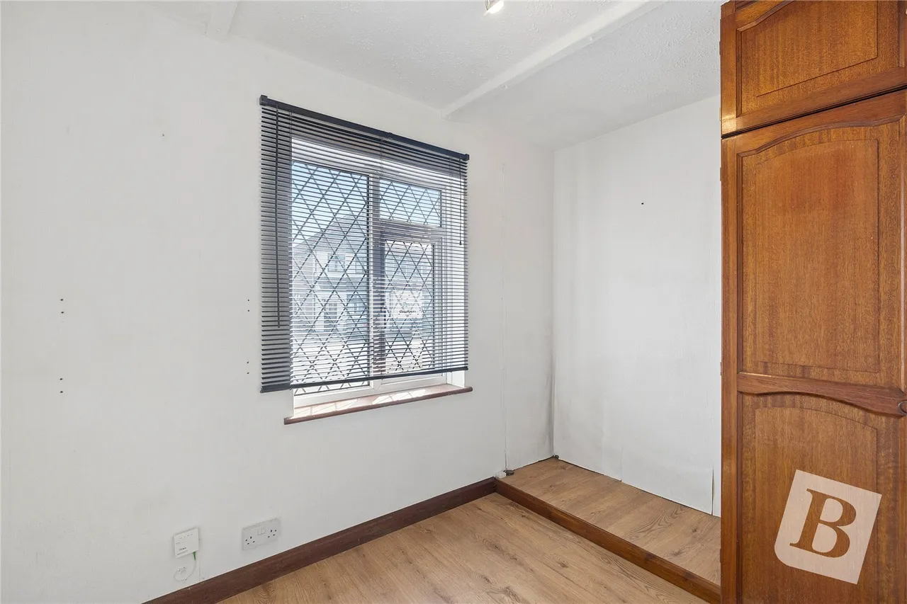 Tennyson Road, Harold Hill, RM3, photo 6
