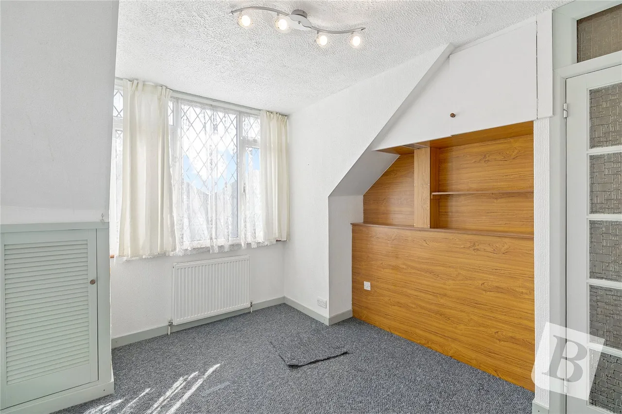 Tennyson Road, Harold Hill, RM3, photo 7