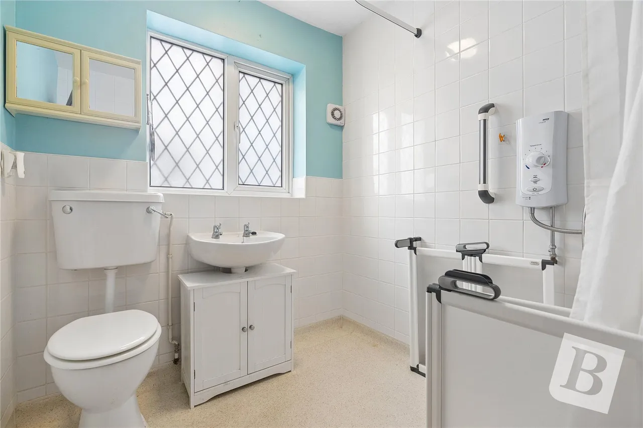Tennyson Road, Harold Hill, RM3, photo 4