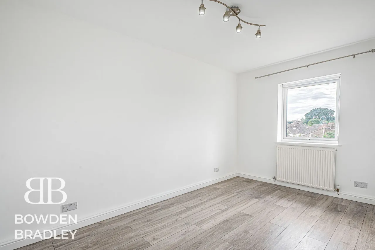Aragon Drive, Hainault, IG6, photo 11