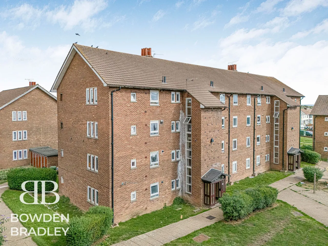 2 bed flat to rent, Aragon Drive, Hainault, IG6